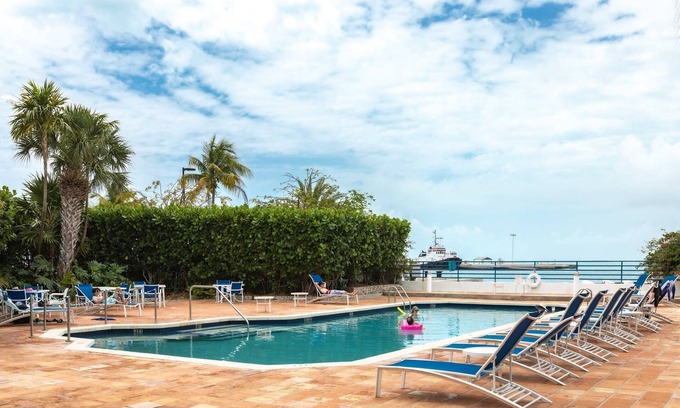 Truman Annex Condominio | Blue Bayou: Ideal Key West Location W/ Shared Pool, Steps from Beach, Duval Street & Mallory Square!