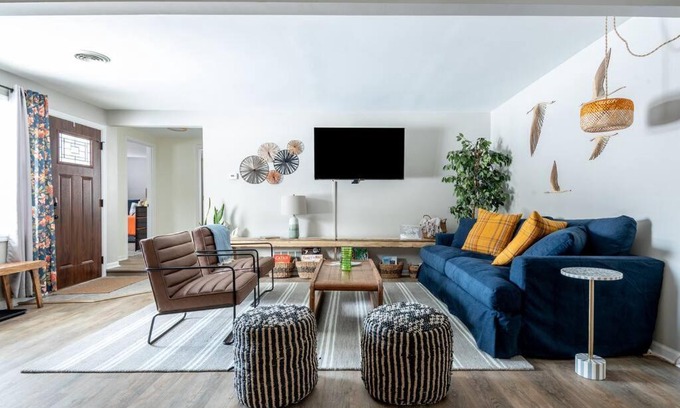 Delavan Lake Casa | Blue Beach Cottage