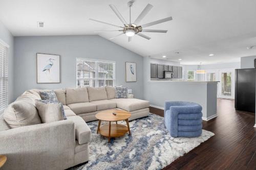 Charleston Casa | Blue Belle - Across from Pool near Credit One