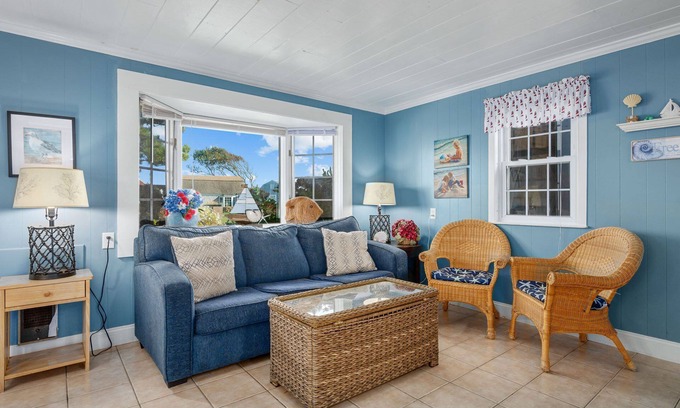 Yarmouth Cabaña | Blue Bird's Nest – Cozy Cottage Steps from Nantucket Sound
