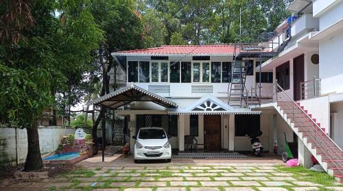 Kuzhuppilly Casa | Blue Birds Homestay