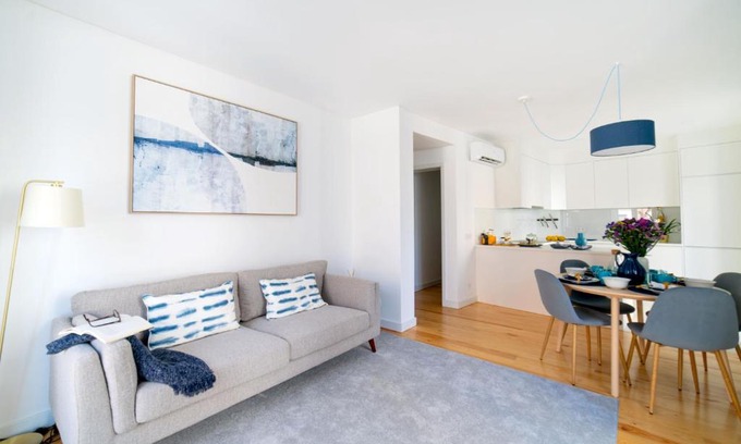 Misericordia Apartamento | Blue by the River 1 - elegant two-bedroom in Santos