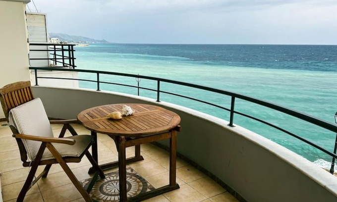 Kato Diminio Apartamento | BLUE CAVE LUXURY MAISONETTE View to the Corinthian Sea