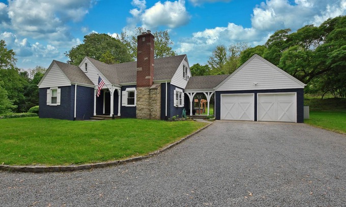 East Setauket Casa | Blue Cottage East Setauket