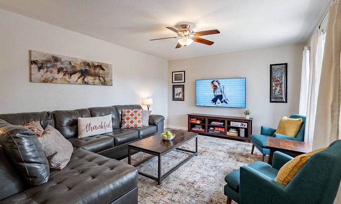 Meyer Park Casa | Blue Desert Inn~Family Haven near ASU/Airport
