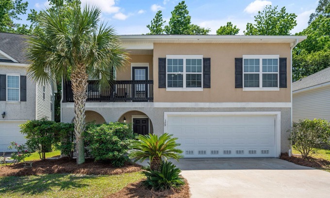 Country Club Estates Casa | Blue Dog Inn | 3 Bed, 2 Bath