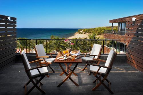 Ormilia Complejo | Blue Dolphin Hotel