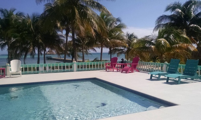 San Pedro Villa | Blue Dolphin "La casa más bonita de la isla"