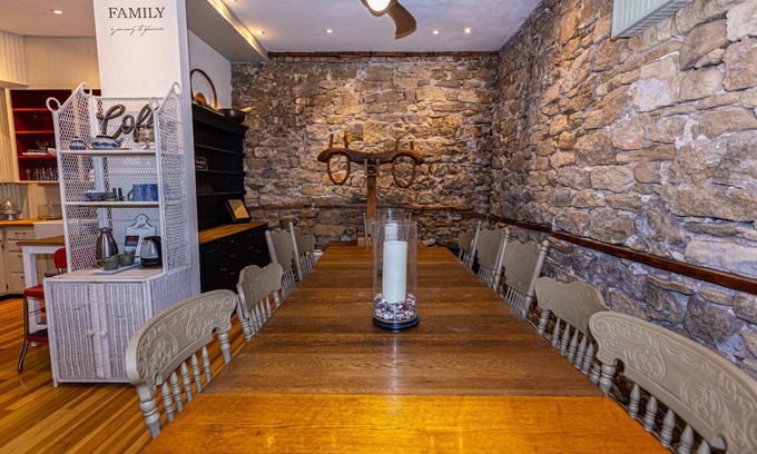 Alma Apartamento | Blue Door Inn- Suite Two