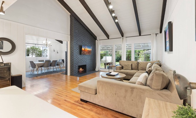Valley Glen Casa | Blue Door Oasis -5 min to Universal & Hollywood