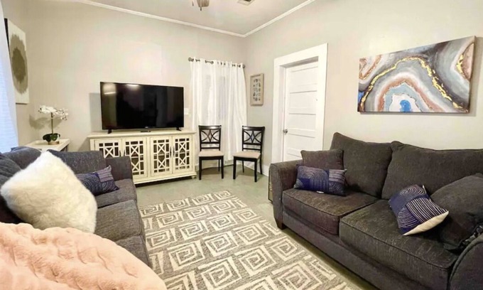 Hattiesburg Casa | Blue Dove Villa - Spacious 3 Bed/2 Bath Home