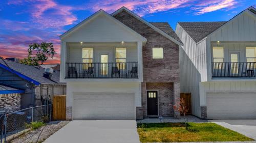 Greater East End Casa | Blue Dream Houston-10mins-Downtown- MinuteMaidPark