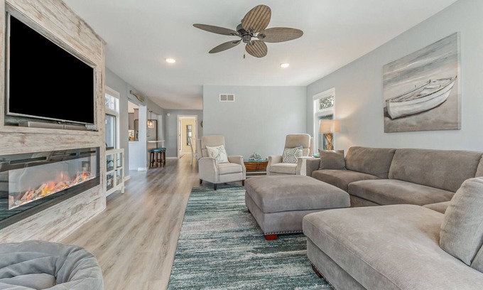 Bluffton Cabaña | Blue Dune: A Dreamy Beach Cottage On The Muskegon Channel