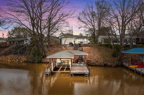 Albemarle Casa | Blue Heron Bungalow at Lake Tillery