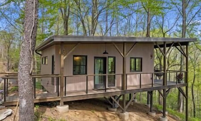 Asheville Casa | Blue Heron Hideaway at French Broad River Farms