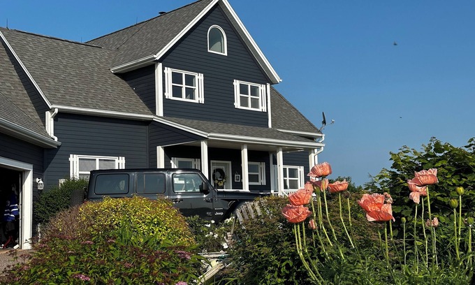 Springbrook Casa | Blue Heron House - a beautiful waterfront property near Cavendish