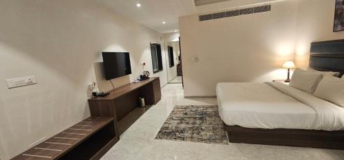 Ambavna Hotel | Blue horiizon valley retreat