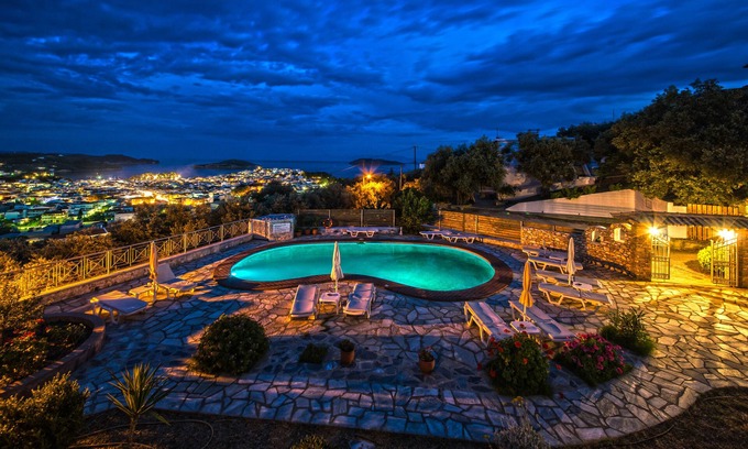 Skiathos Town Casa | Blue Horizon Studios