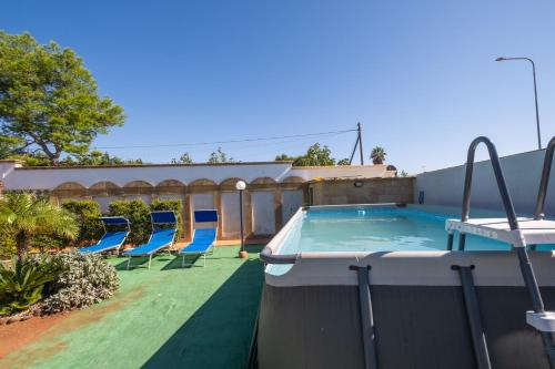 Scala di Furno Casa | Blue House in Villa Con Piscina