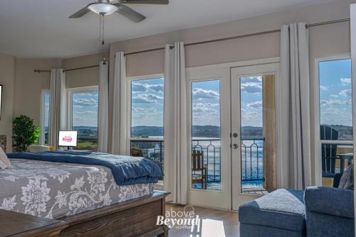 Highland Lake Estates Casa | Blue Hues & Lake Views