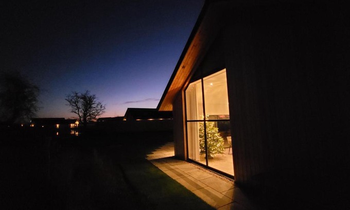 Dunholme Casa | Blue Iris Cottage, Ashlin Farm Barns
