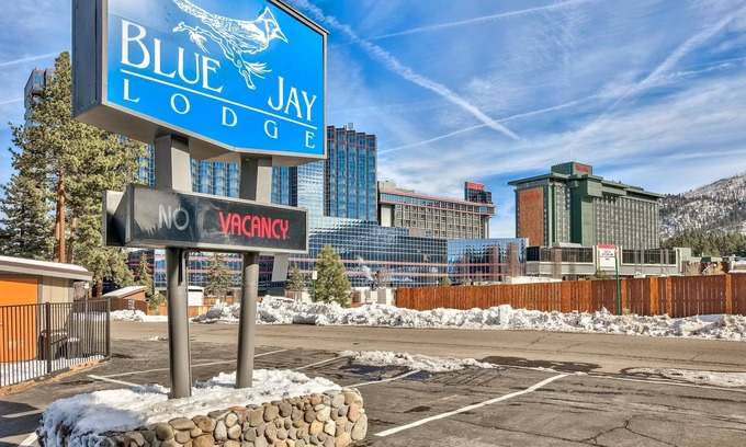 Lakeside Park Hotel | Blue Jay Lodge