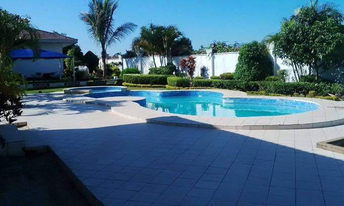 Blantyre Hotel | Blue Lagoon Lodge Blantyre
