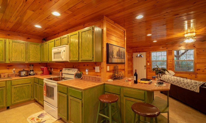 Rising Fawn Cabina | Blue Lake Cozy Cabin, situado en 3 acres, a 5 minutos a pie del lago. Vistas a la montaña!