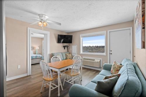 North Myrtle Beach Apartamento | Blue Mist Villas Unit 102 - Oceanfront Ground Floor Condo in Cherry Grove