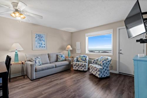 North Myrtle Beach Apartamento | Blue Mist Villas Unit 302 is a 3rd Floor Condo on the Oceanfront in Chery Grove