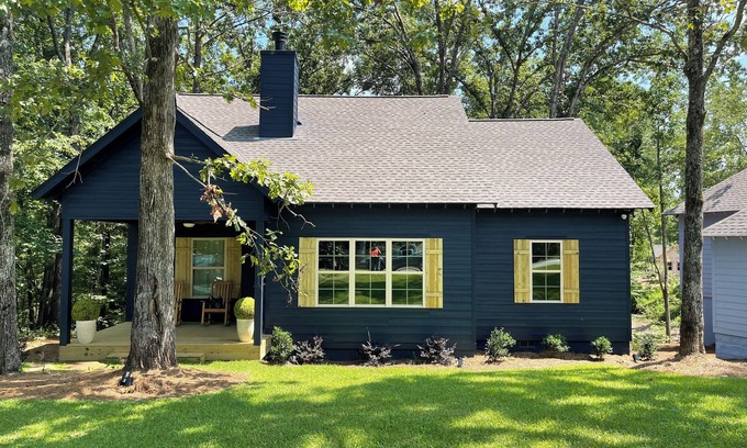 Tallassee Casa | Blue Moon | 3 Bed, 2 Bath