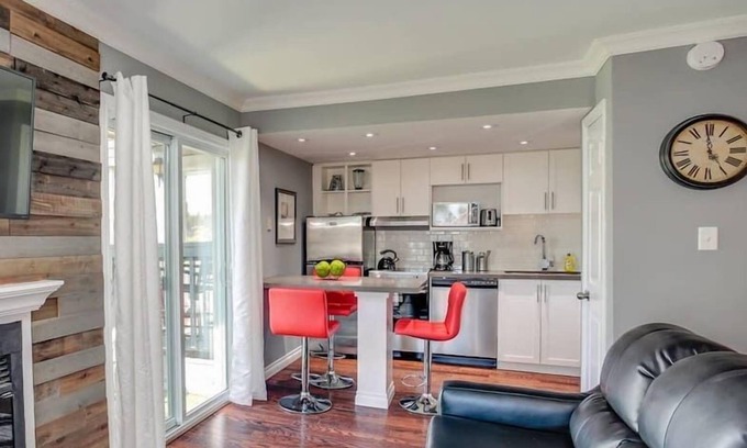 Craigleith Condominio | Blue Mountain Luxury Studio - Crave TV