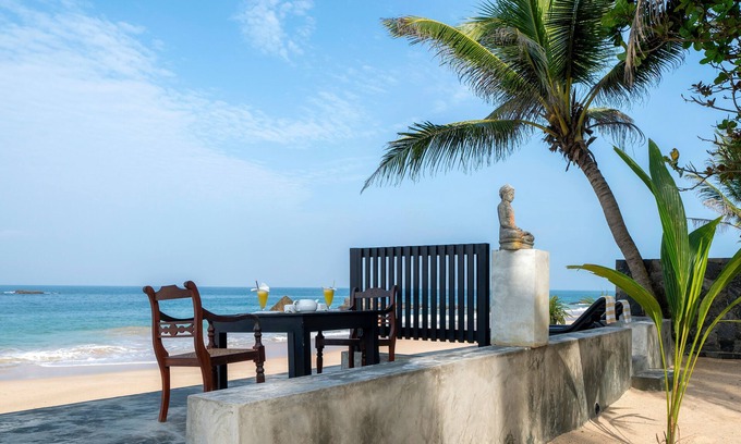 Hettimulla Villa | Blue Parrot Beach Villa Righ en la playa de arena blanca,
