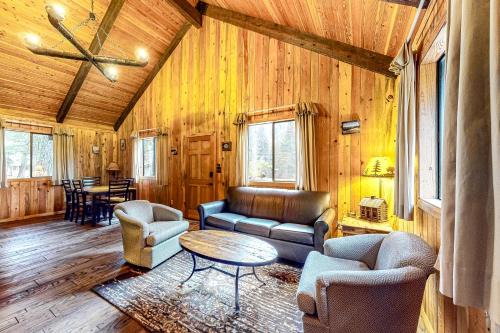 Joseph Casa | Blue Pine Lodge