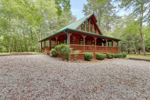 Blue Ridge Casa | Blue Ridge Cabin Rental with Hot Tub and Creek Access!