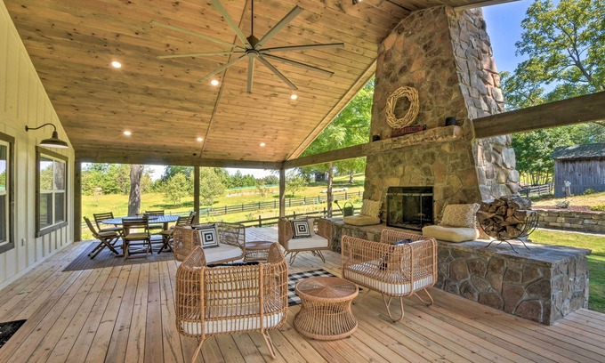 Blue Ridge Cabaña | Blue Ridge Cottage: Modern Solace in the Mountains