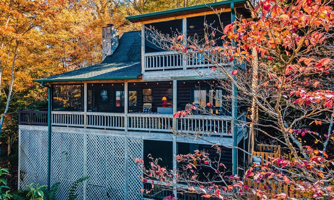 Morganton Chalet De Esquí | Blue Ridge Luxury Cabin - Views, Hot Tub & Firepit