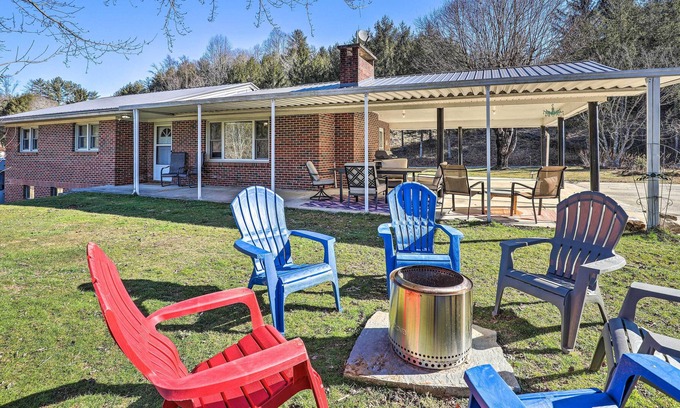 Brevard Casa | Blue Ridge Mountain Escape w/ Hot Tub, Grill!