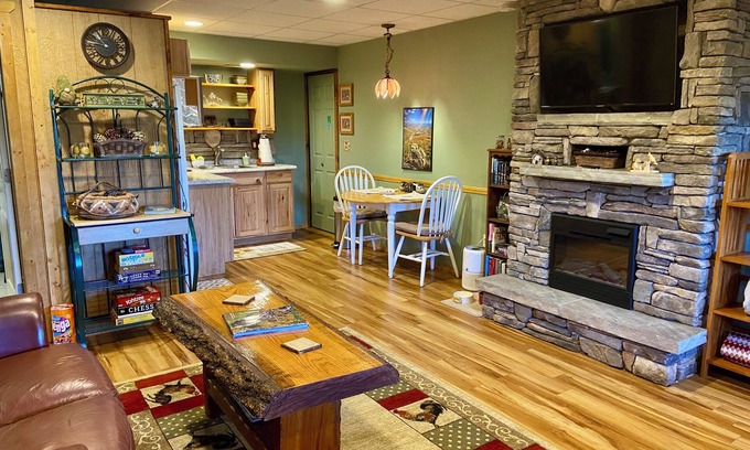 Brevard Apartamento | Blue Ridge Getaway, admite mascotas