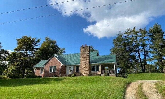 Meadows Of Dan Casa | Blue Ridge Parkway Va mountains, right off 58