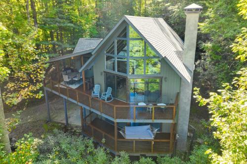 Brevard Casa | Blue Ridge Pkwy View and Deck Brevard Home!