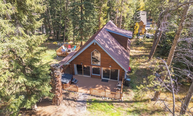 Sunny Slope Cabina | Blue River Basecamp - Brand New Hot Tub! Close to Ski Slopes, Downtown, & More!