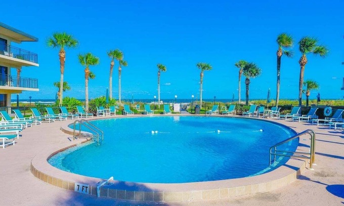 Crescent Beach Condominio | The Blue Sea Turtle at Ocean House 111