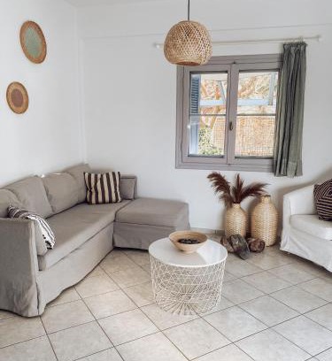 Skala Eresou Apartamento | Blue Seaside House with Garden