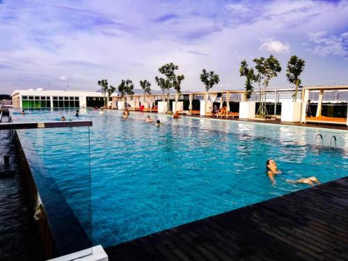 Tanjung Aru Apartamento | Blue Sky Apartment at Sutera Avenue 5-6 PAX