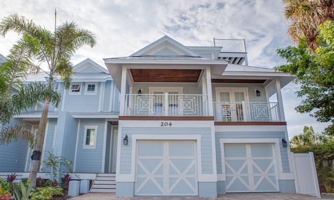 Holmes Beach Casa | Blue Sky: lujo 5 hab / 4 baño con piscina climatizada - 1 cuadra de la playa!