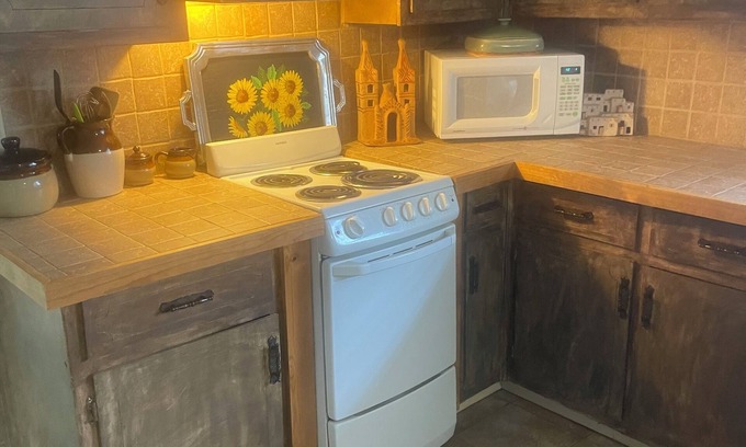 Tate Casa | Blue Sky Ranch, 1 acre, FAST WiFi in Alpharetta/Midway, Pets welcome w/fee100 ea