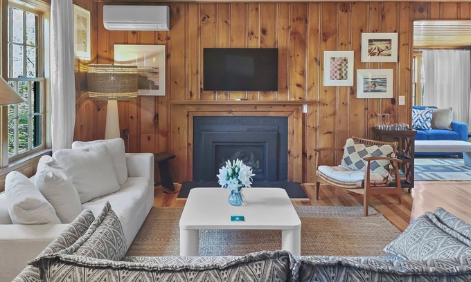 Dennis Port Cabaña | Blue Sky Retreat – Cozy, Central & Walk to Beach