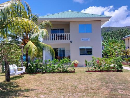Amitie Apartamento | Blue Sky Self Catering