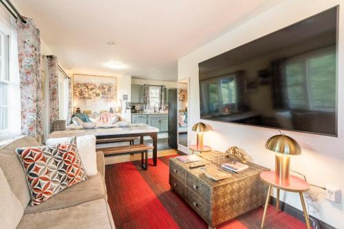 Green Mountain Falls Casa | Blue Sparrow's Nest